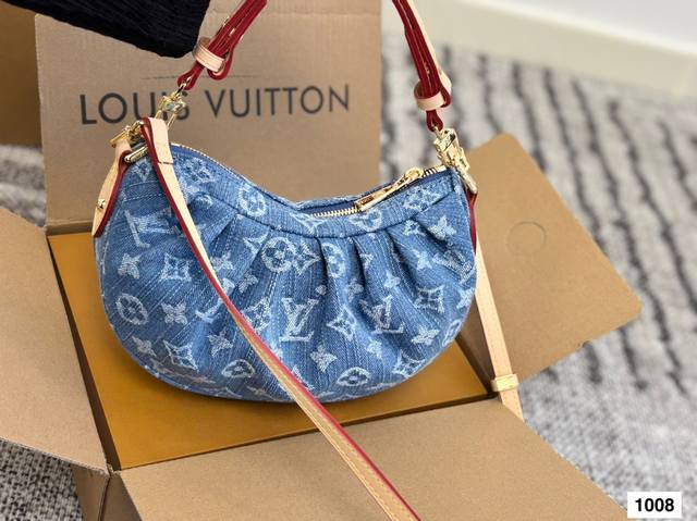 with box Lv denim underarm bag Can be worn on one shoulder or across the body Re