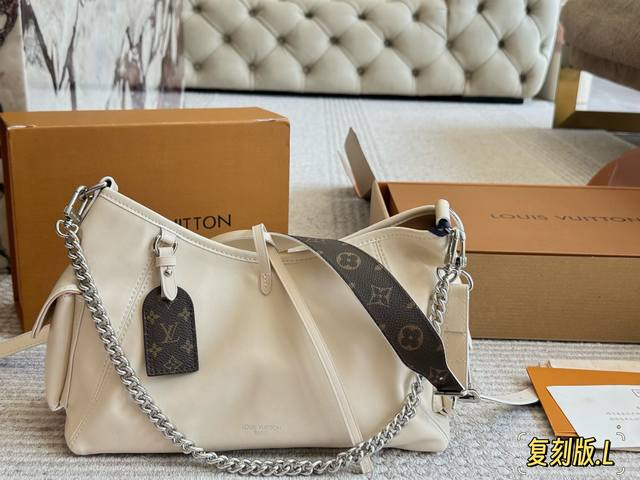 Lv Carrall small cowhide] ., dark college style dark motorcycle style Today's co