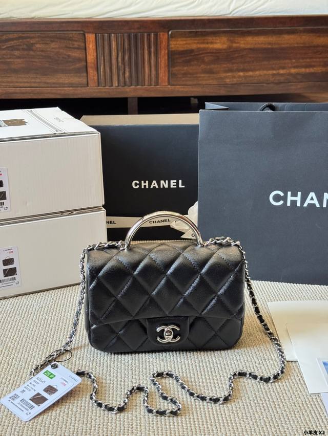 lambskin Chanel 25P square handles lazy and easy to carry full of surprises on t