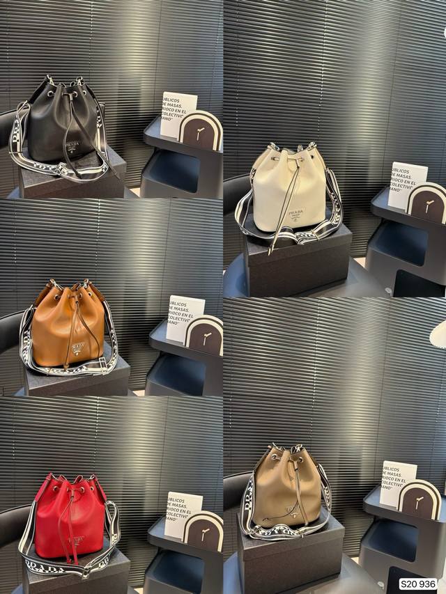 with box Prada bucket bag Soft sheepskin shoulder bag Large capacity is a low-ke