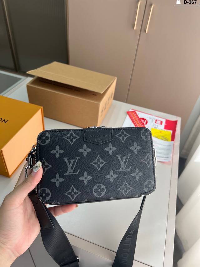 chip version LV messenger bag classic black flower ten classic messenger bag typ