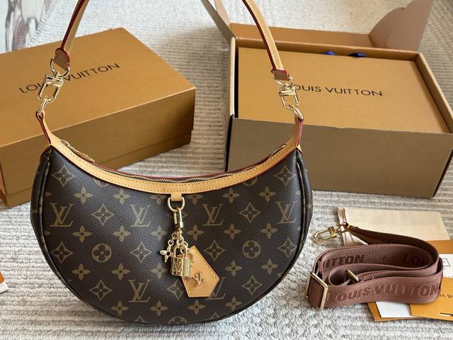 New model with box replica Size: 30*16Cm L moon bag Loop Jeans are super popular