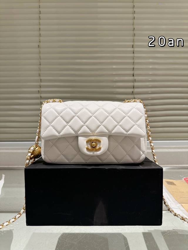 gift box Chanel lambskin perfume golden ball fat man New Arrival
