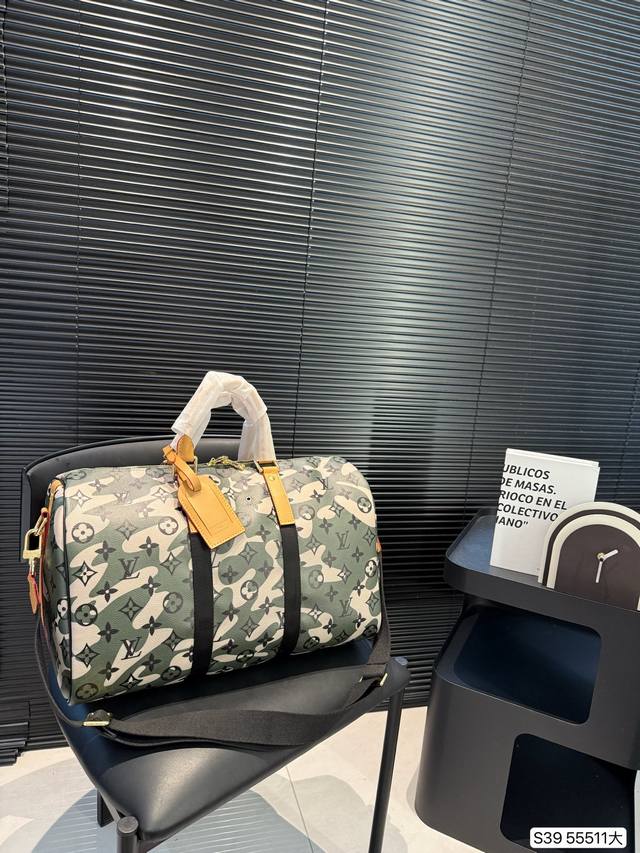 Large Lv Travel Bag Very simple and exquisite design, full of details Whether it