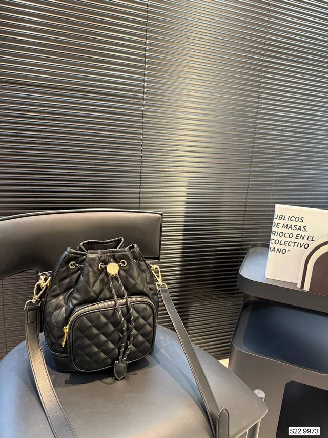 with folding box Yves Saint Laurent bucket bag is super thick and wear-resistant