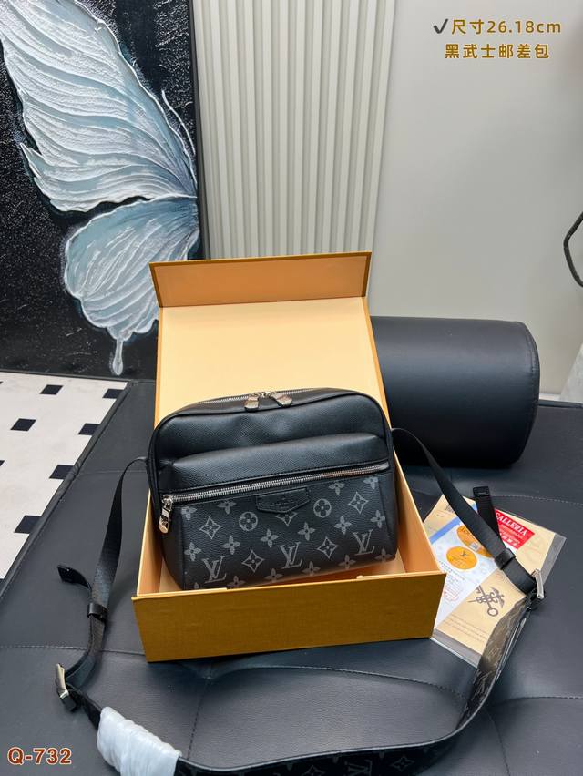 with folding box Louis Vuitton Lv Outdoor black flower messenger bag Black Warri