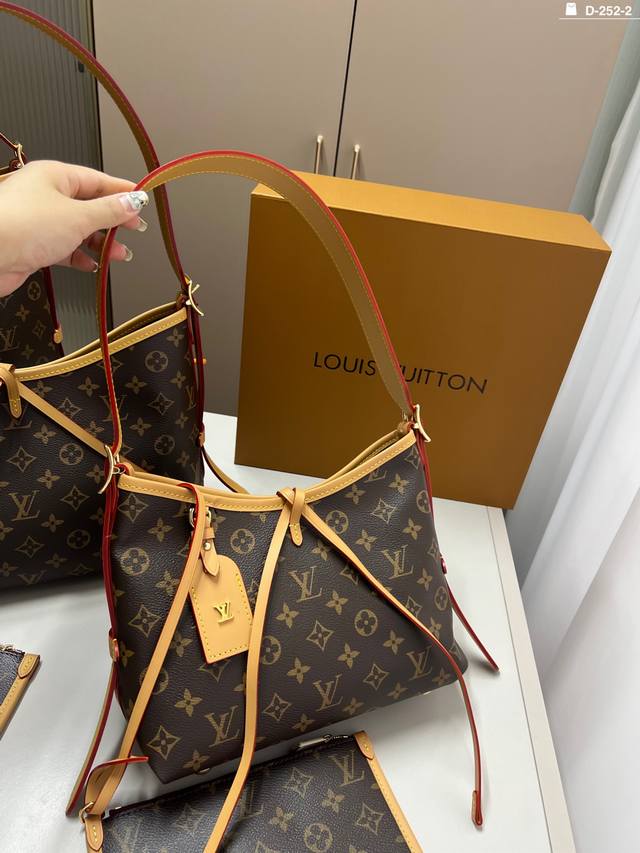 small chip version Lv Carryall shopping bag New shopping bag on the back instant