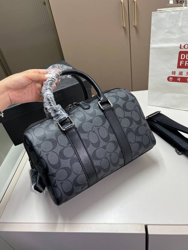 Coach pillow bag handbag Classic design fashionable and versatile Can be carried