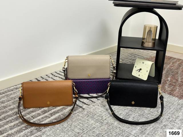 with folding box Tory Burch accordion underarm bag Very elegant on the back, ver