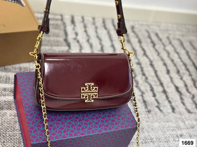 with folding box Tory Burch armpit light and practical, casual commuting advance