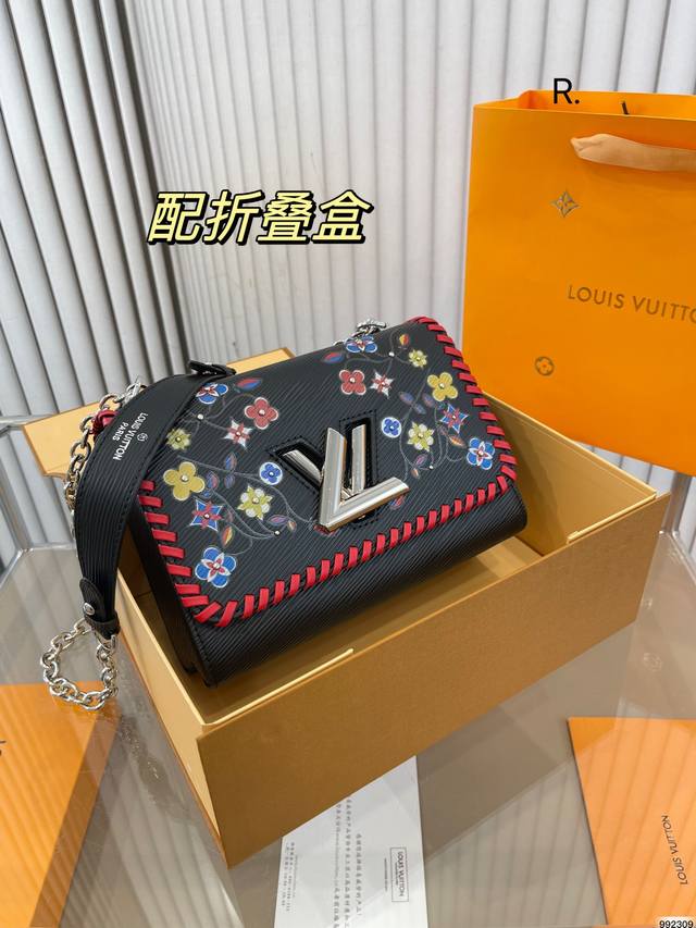 folding box Lv Twist shoulder bag Really high-end, perfect for daily commuting C