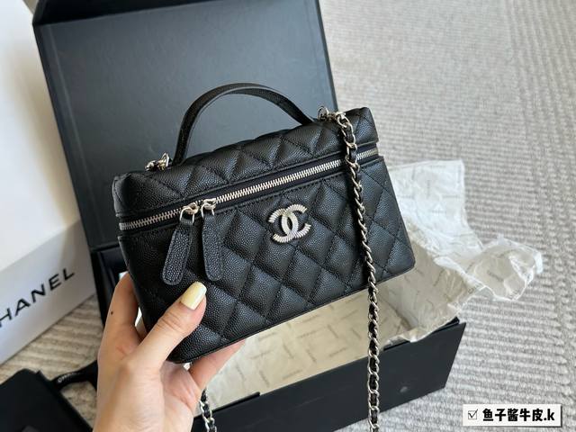 original cowhide a Chanel 25C hot style IP box bag. Good luck~ The bag type is L