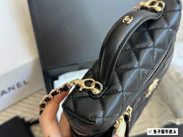 A Chanel 25C popular IP box bag. I'm very lucky~ The bag is Lp40 in size. It's v