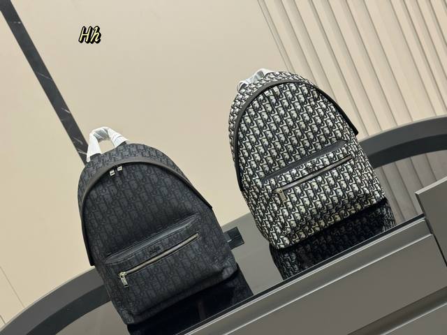 Original Dior's best-selling backpack is out, the new model looks good on both m
