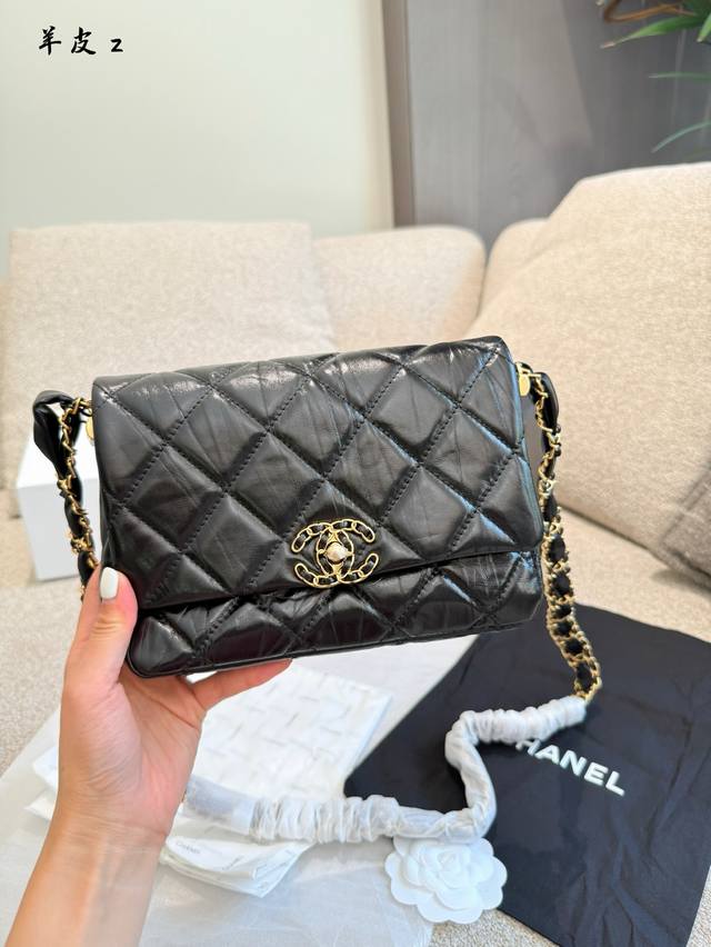 Chanel 23K is the dream bag of many people, and it is the C position today The u
