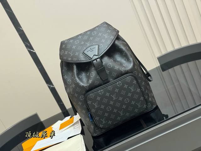 Size: 31.43Cm Lv backpack ultra-high-definition hardware logo, special lining st