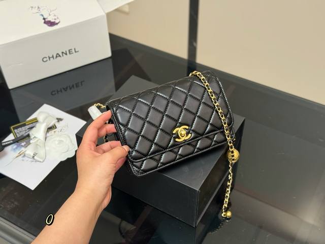 with folding box airplane box Size: 19*12Cm Chanel's new Golden Ball Fortune Bag