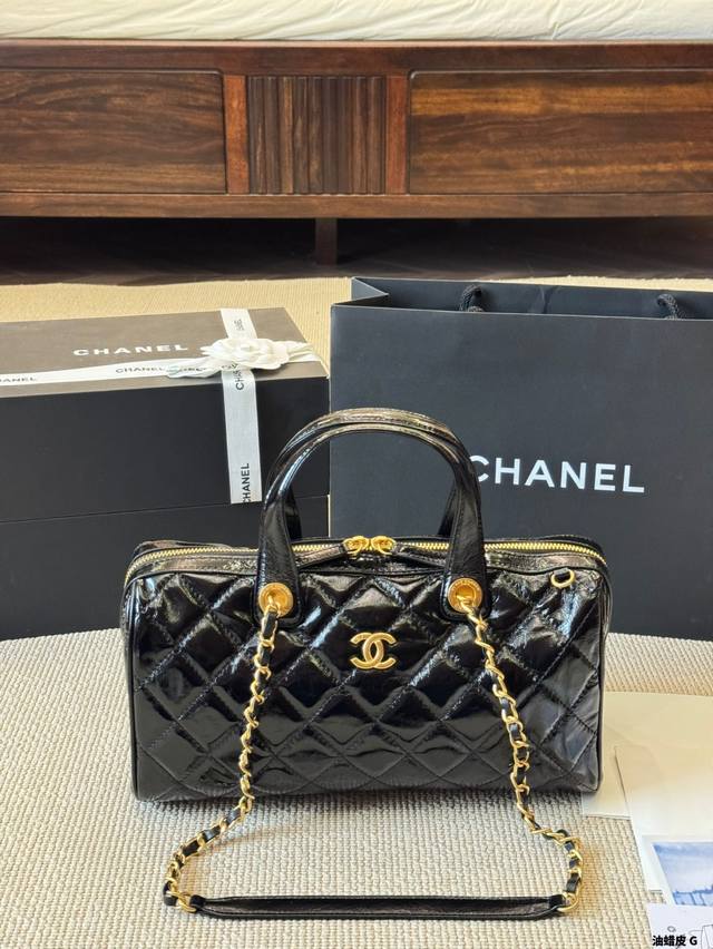 waxed leather Chanel 25A bowling ball Walkin waxed leather bowling ball is reall