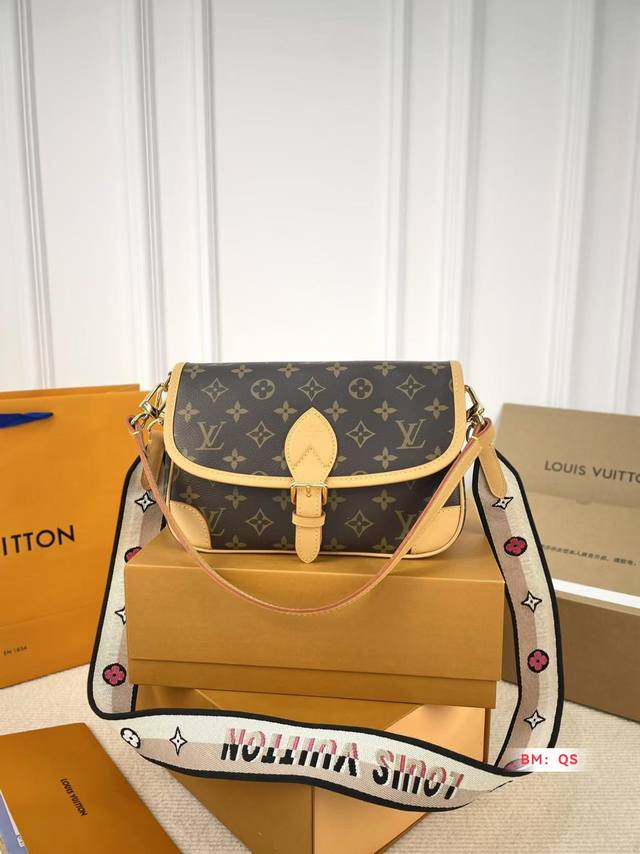 with folding gift box Lv popular king baguette bag - Lv Diane Ivdiane also known