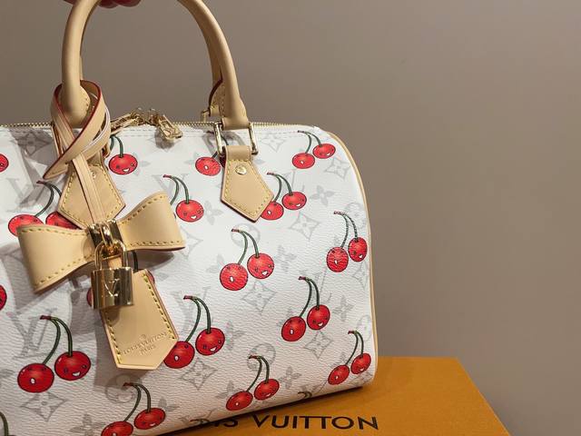 Box size 26*19 Louis Vuitton Lv Cherry Pillow Bag The vibrant signature reprinte