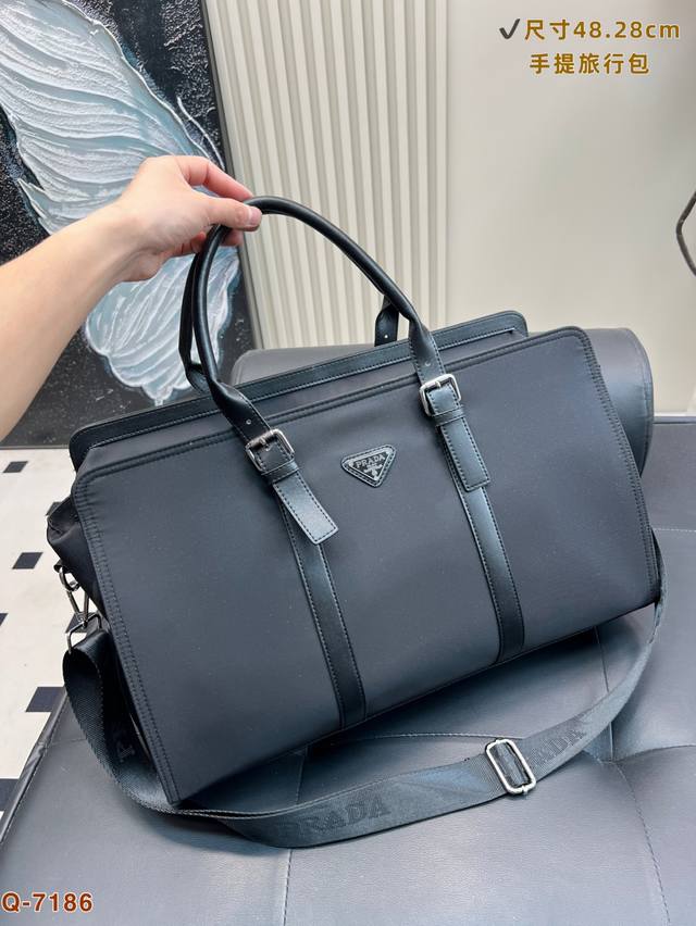 A must-have for travel, Prada travel bag, waterproof imported parachute cloth ny