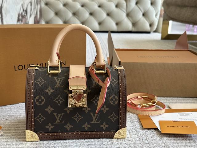 with box Original version, highest version Size: 22*15Cm L's hard carry case 100