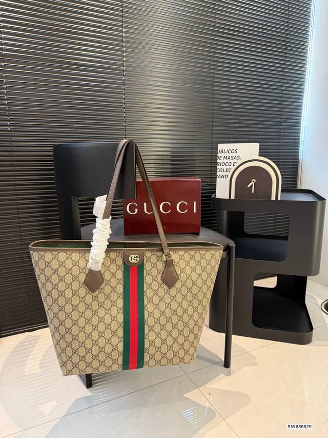 Cool Tote Gucci Giglio Series Large Tote Bag Show model first Gucci Giglio serie