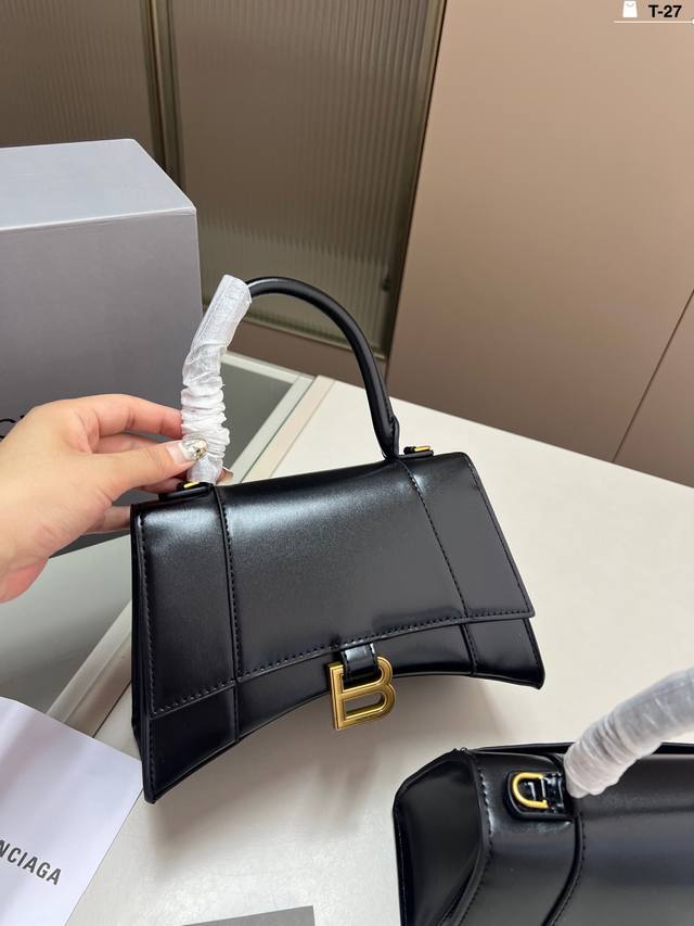 Large Balenciaga hourglass bag plain Elegant, stylish, simple and generous It al