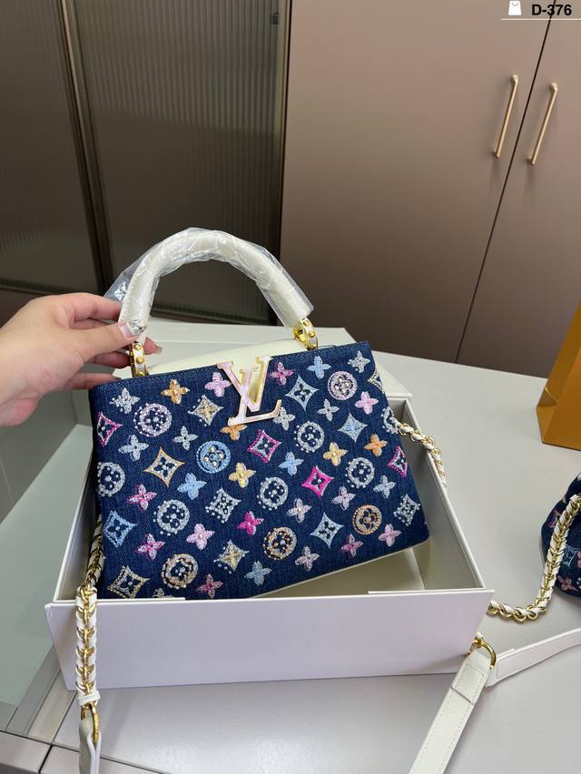 Large Lv Louis Vuitton super versatile handbag, hand-held crossbody super practi
