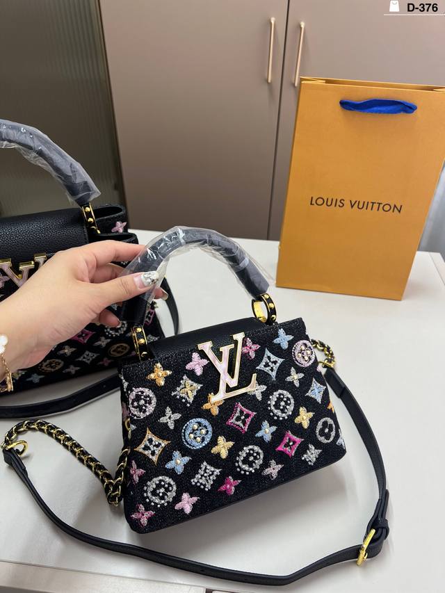 Small Lv Louis Vuitton super versatile handbag, hand-held crossbody super practi