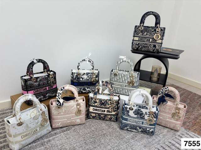 with folding box Dior top original embroidered Dior new style Dior's latest Lady