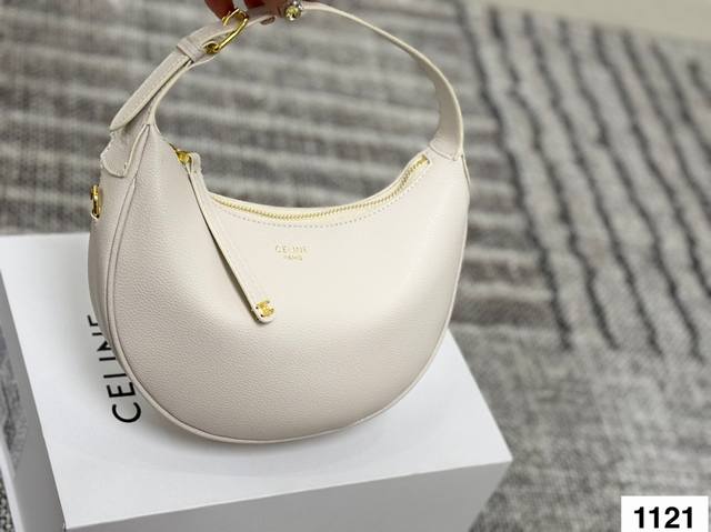 with folding box Celine underarm Celine Lulu underarm bag Still good to carry Ho
