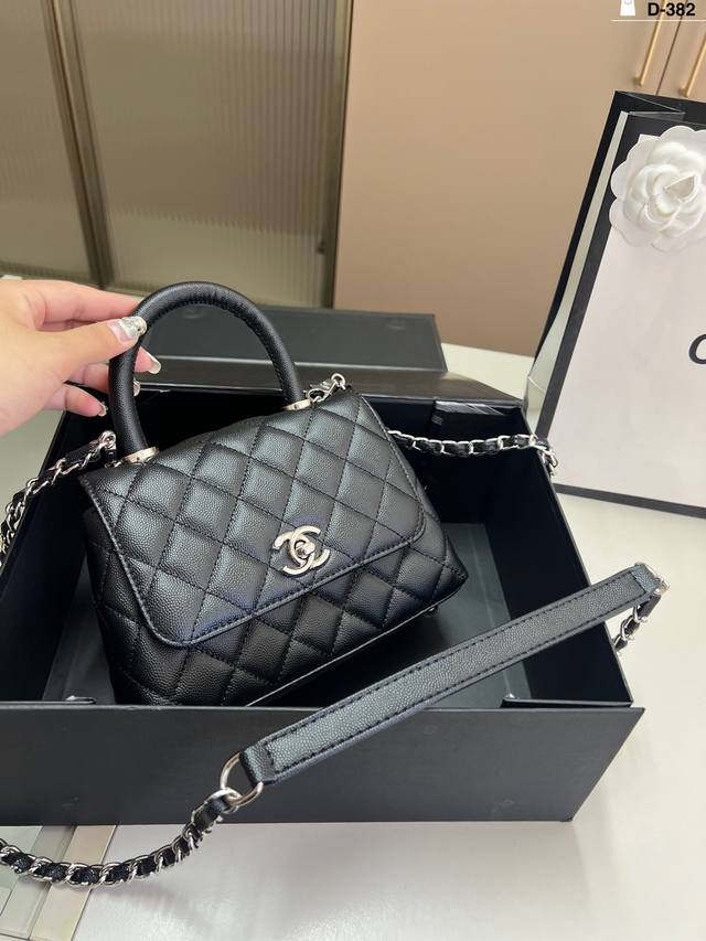 Chanel Kelly small bag Super popular fashion single allows you to carry it wheth