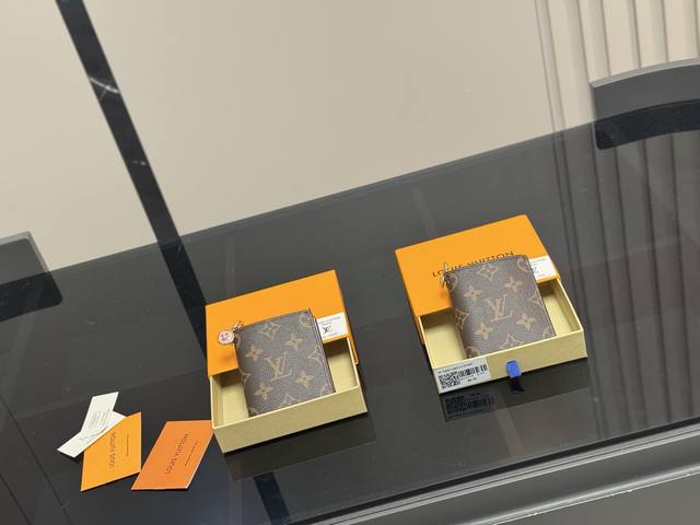with box Size: 10*9Cm Lv small wallet The originator of the Internet celebrity i