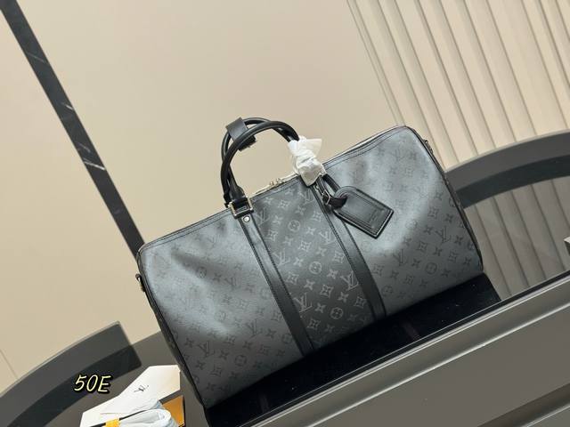 with box Super cool Lv Keepall travel bag Lvkeepall is the most commonly used ba