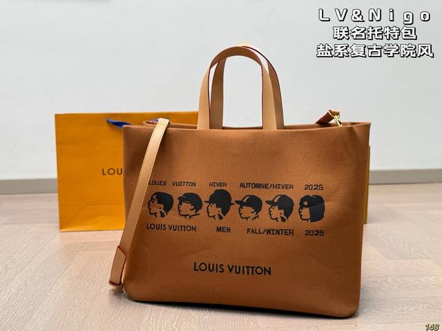Lv Nigo co-branded tote bag Very rare salty retro college style The upper body i