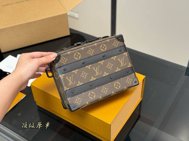 folding box airplane box ordered by customer for men high quality very practical