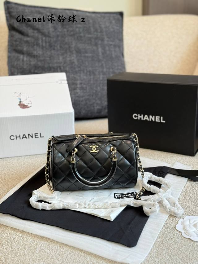 Chanel 25C Early Spring Boston Mini Bowling Ball Get the Boston's appearance. It