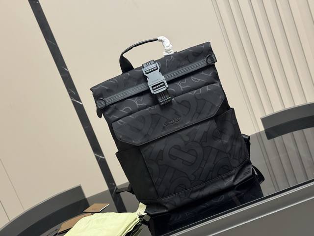 Burberry Backpack Classic fabric Feels super nice Calm and generous! You won't g