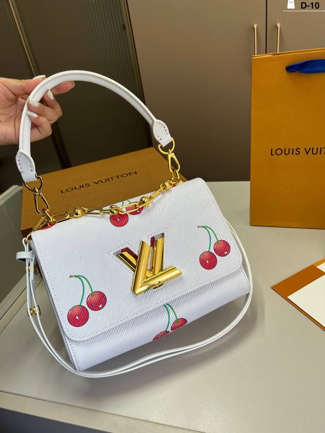 Lv Twist water ripple twist lock bag Retro and elegant, timeless classic Formal