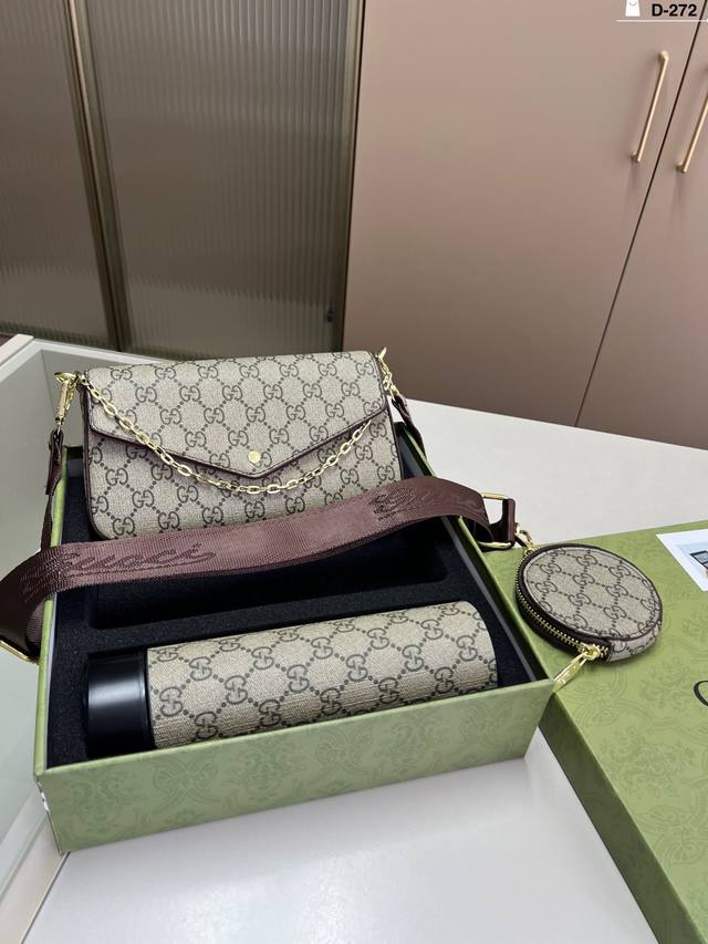 Gucci Cool Envelope Bag with Thermos Cup Full of girlishness, soft and textured