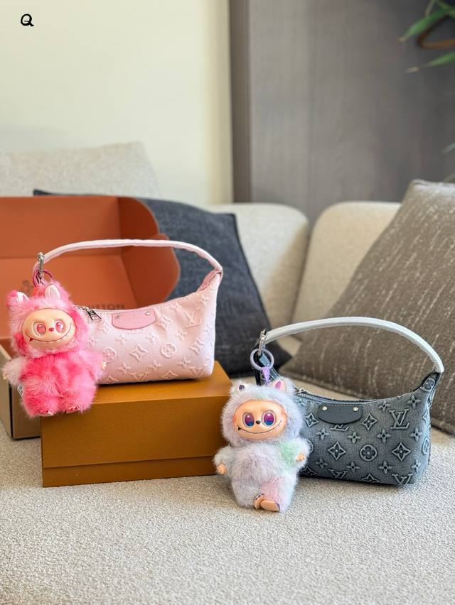 pendant P50 Lv denim embossed lunch bag 20Cm double box packaging
