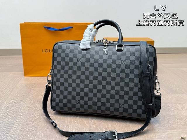 Lv men's briefcase Cool and fashionable on the body Super large capacity Any sty