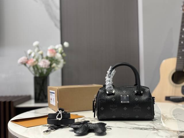 with packaging Mcm Boston pillow bag universal bag type Mcm family's latest inte