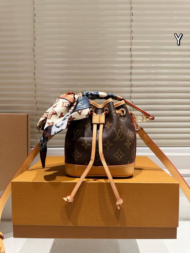Recommended with scarf Portable purchasing level Lv Mini bucket bag! Good stuff