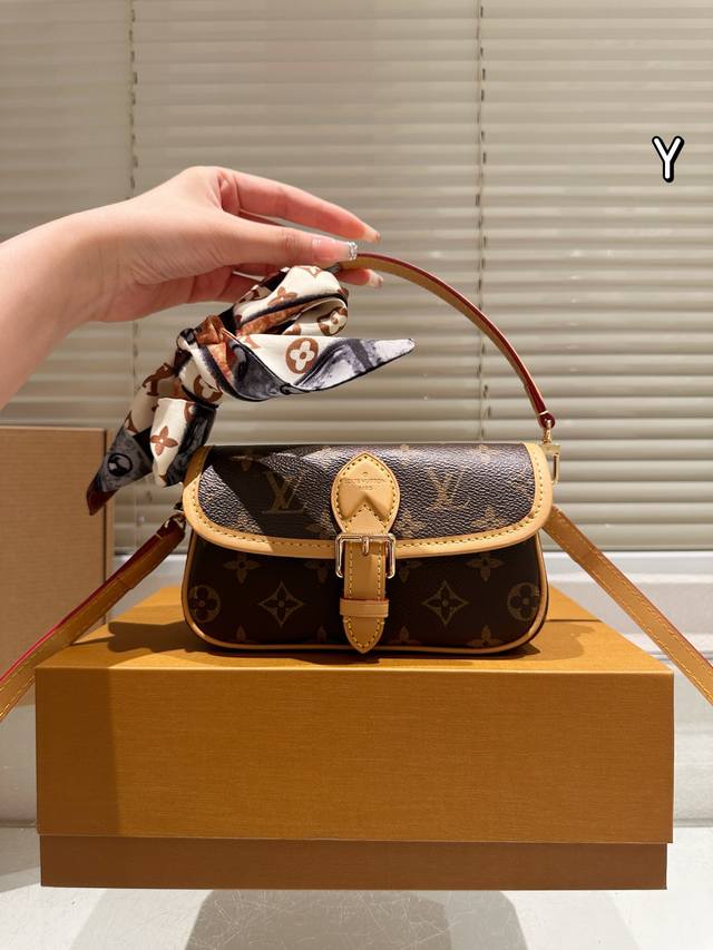 original mini with scarf Lv Nano Diane leather underarm baguette bag full steel