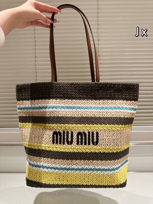 Size: Large 33.35 Miumiu summer limited beach bag New straw series product Of co