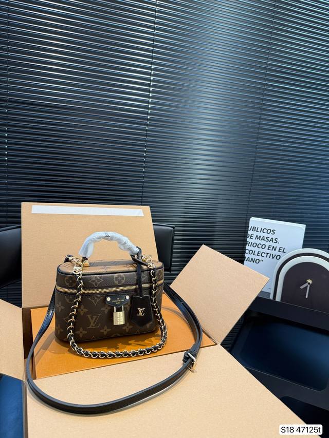 with airplane box folding box This season's cosmetic bag is quite popular in the