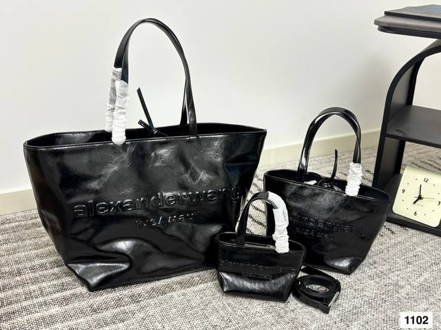 P190 P180 Size: 31 30Cm Large 20 19Cm Medium 13 10Cm Small Alexander Wang 24 New
