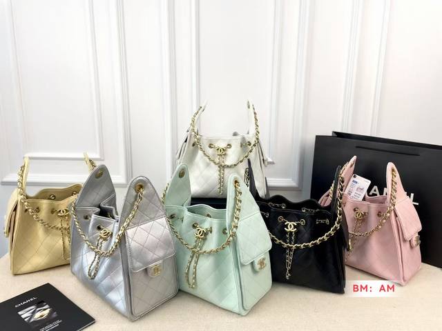 Small size with folding gift box The long-awaited Chanel Tote bag Full of fashio